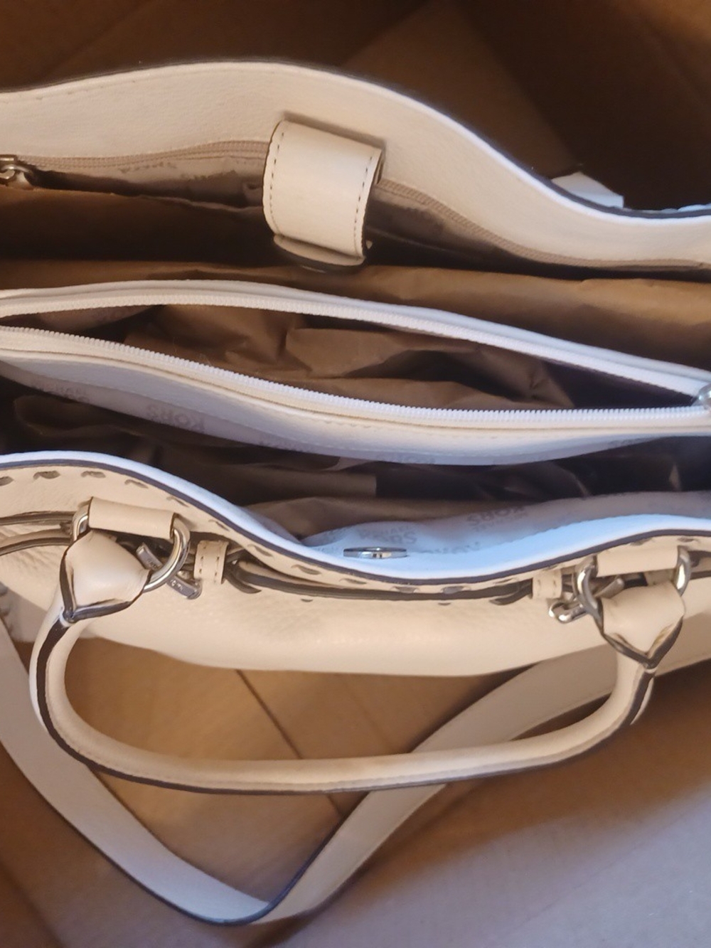 Michael Kors Hamilton Cream Grain Leather Bag with Silver Hardware/Accents - Picture 10 of 12